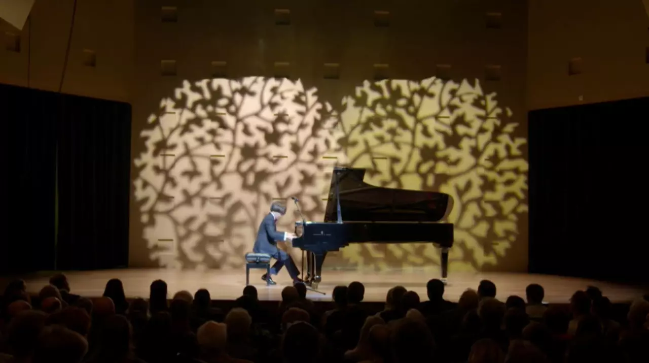 «Қазақтың моцарты» Нидерландта өнер көрсетті