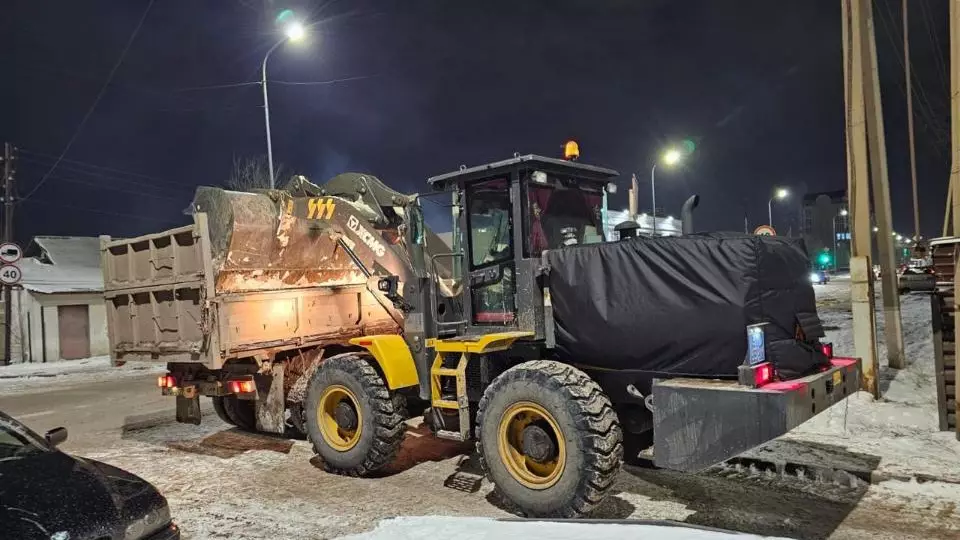 Астанада қар күреуге 400-ден аса жұмысшы мен мыңға жуық техника жұмылдырылды