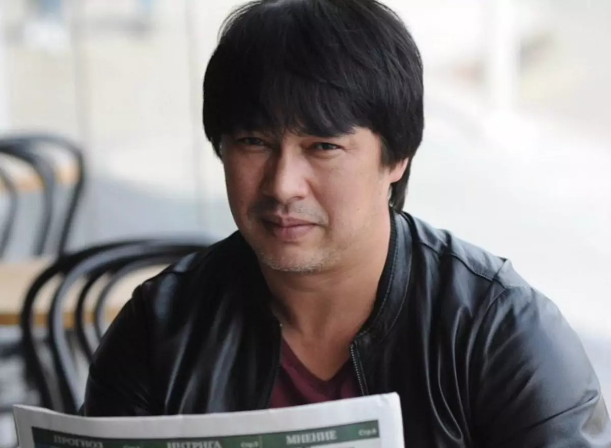 «Мені жауындай көреді»: Әнші Бүркіт ішіндегісін ақтарды (ВИДЕО)