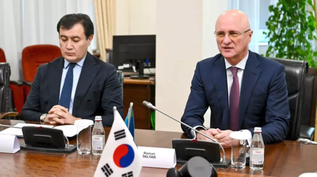 Р. Скляр Корея елшісі Чжо Тэ-икпен кездесті