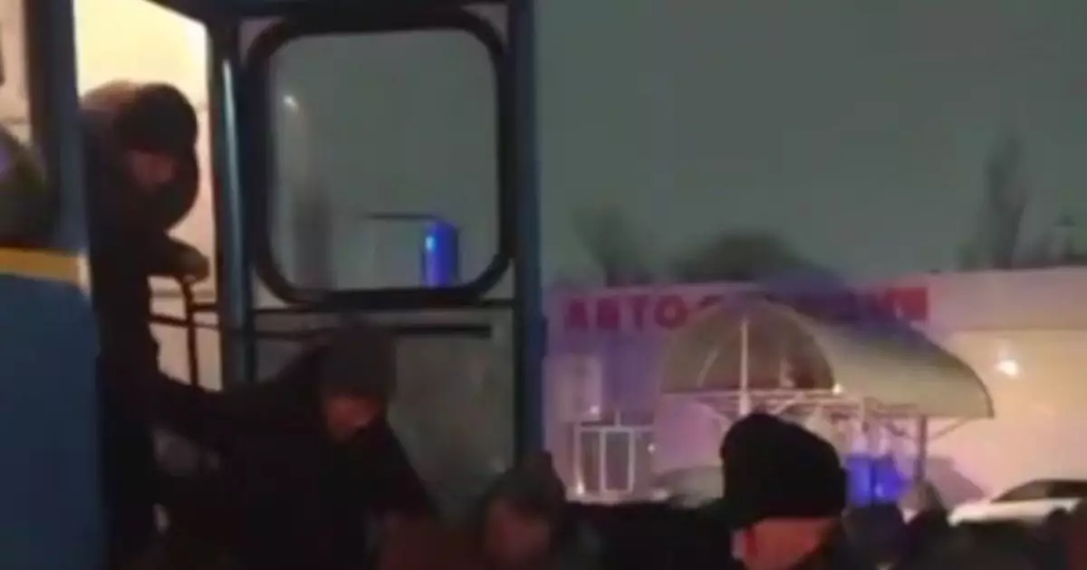  Қарағанды облысында автобус пен жүк көлігі соқтығысып, 48 жолаушы эвакуацияланды 