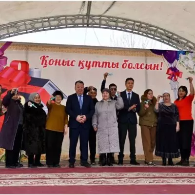 Казатомпром передал новый жилой дом жителям села Шолаққорған ко Дню Независимости