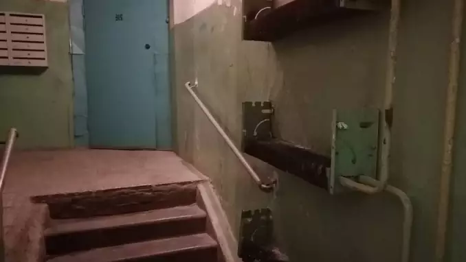 "Қарияны азаптап, бірнеше мәрте пышақ салған". Таразда дүкеннен қайтып келе жатқан зейнеткерді пышақтап кетті