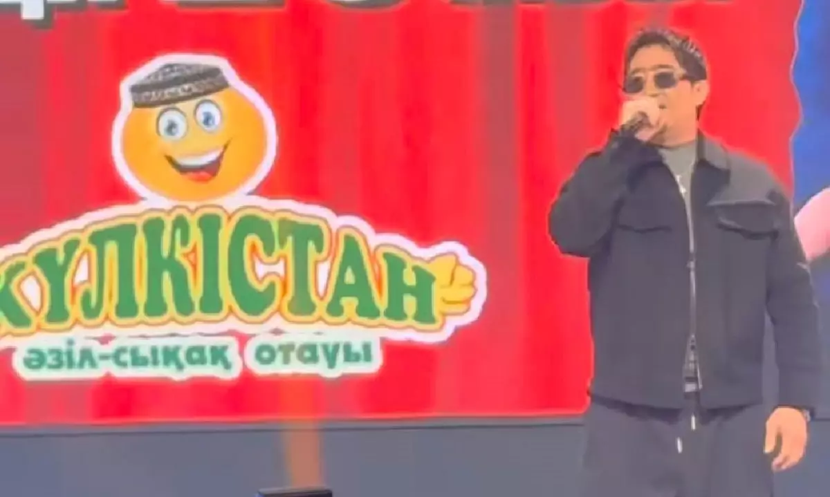 Обвиняемый в избиении певец Мукасан Шахзадаев замечен на концерте в Алматы