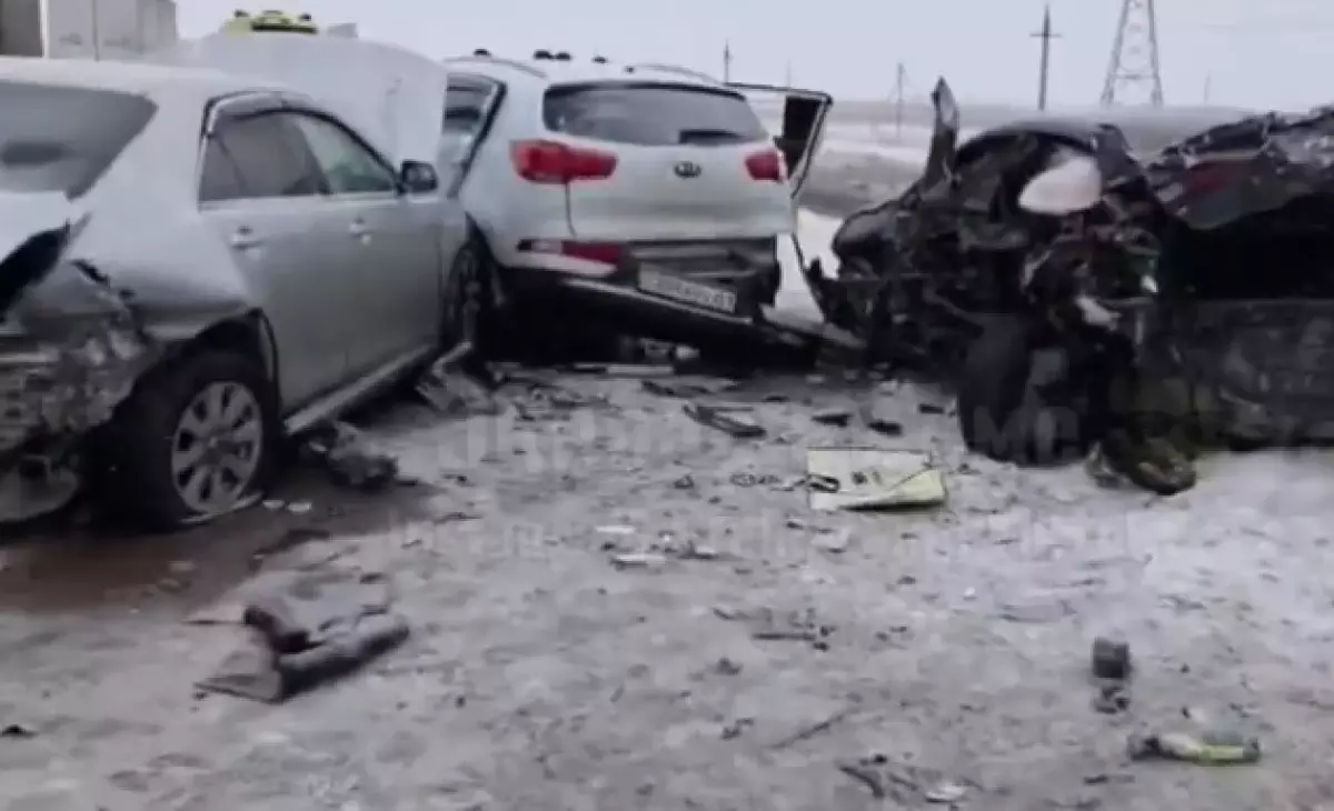 Смертельное ДТП с участием семи автомобилей произошло на трассе в Акмолинской области