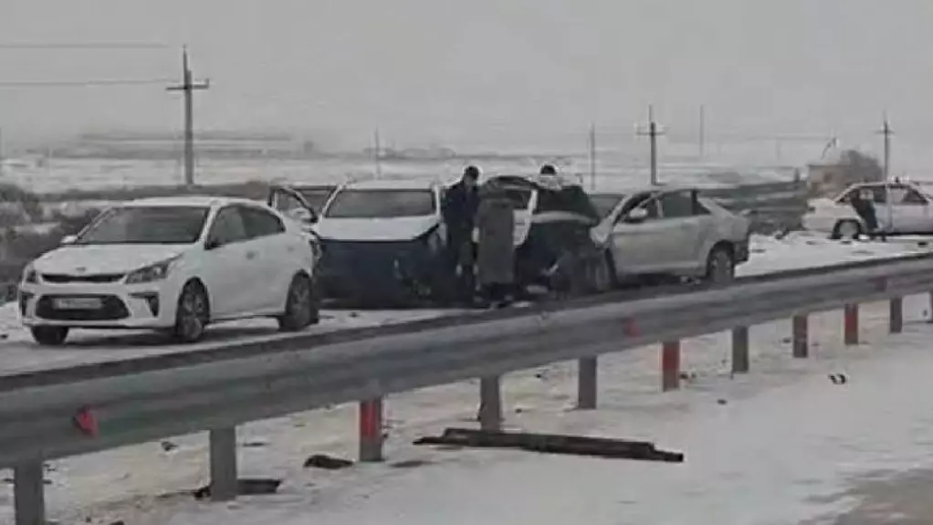 Ақмолада жаппай жол апатынан бір адам қаза тауып, екі адам жарақат алды