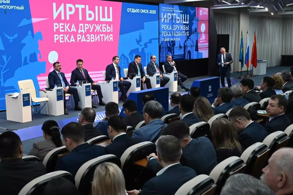 Казахстан увеличивает грузопоток по реке Иртыш в сторону Омска.