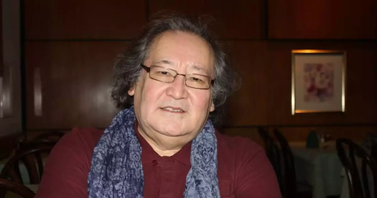  `Көбелек қуып кеттім, кім байға тиеді?` – Болат Атабаевтың сирек кездесетін видеосы жарияланды (ВИДЕО) 