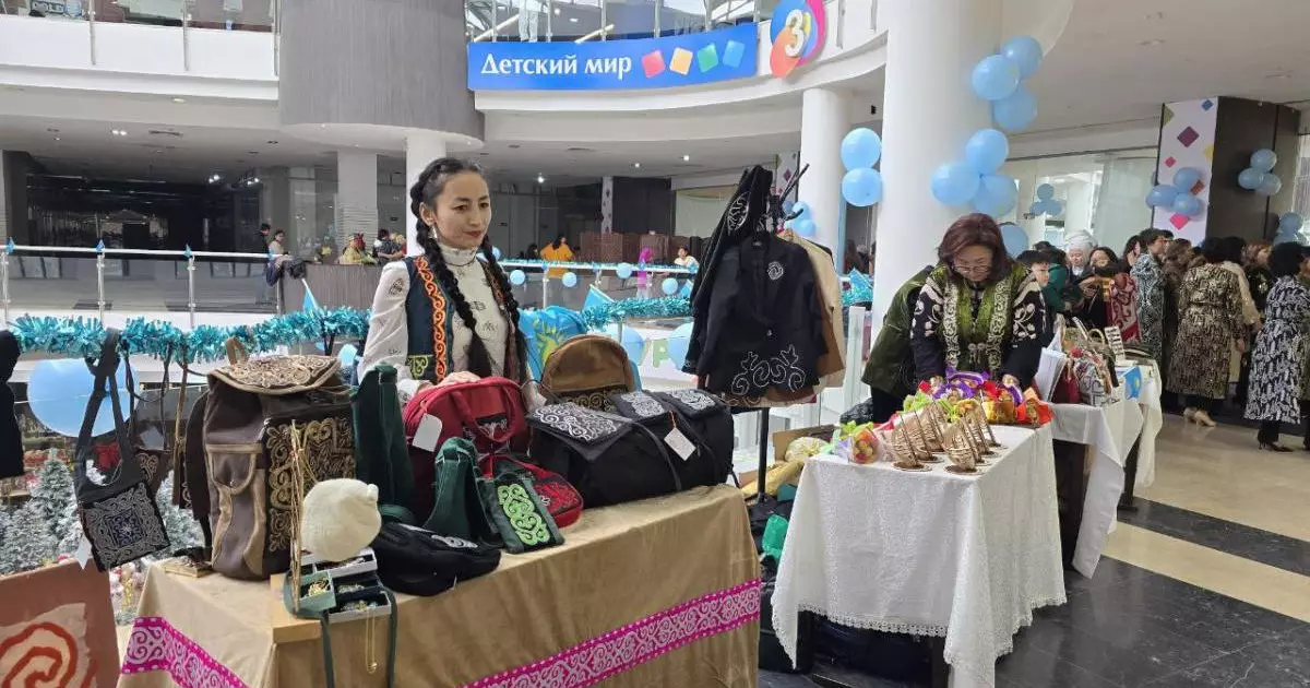  Сәні мен салтанаты жарасқан: Елордада «Ұлы дала қолөнершілер керуен көші» республикалық жәрмеңкесі өтіп жатыр 