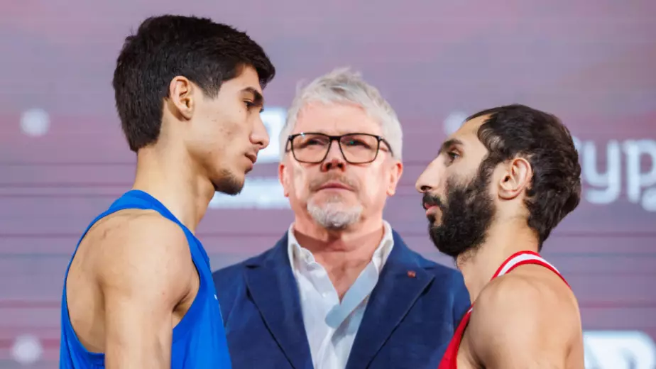 19-летний боксер сенсационно отобрал золото у России на ЧМ-2025