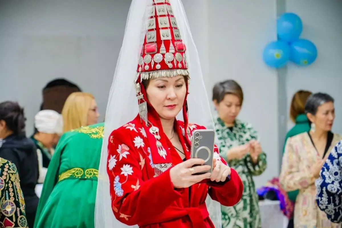 Около 100 ремесленников со всей страны собрались на ярмарке в Астане