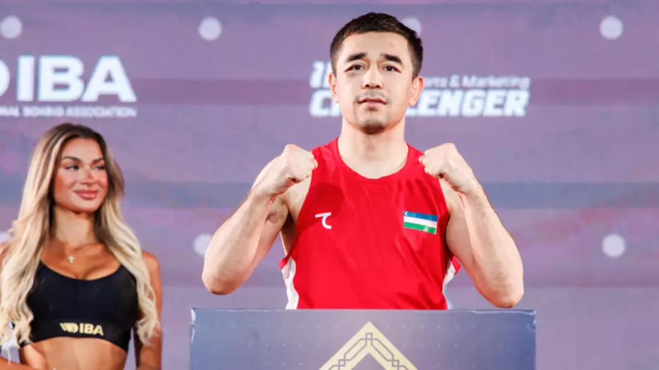 Двукратный олимпийский чемпион из Узбекистана отобрал золото у России на ЧМ-2025 по боксу 
