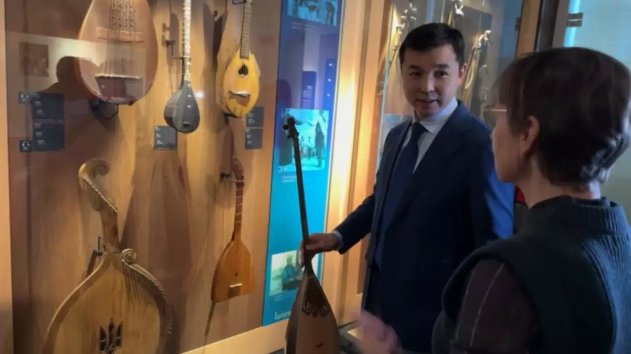 Казахские инструменты вошли в коллекцию Королевского музея Бельгии