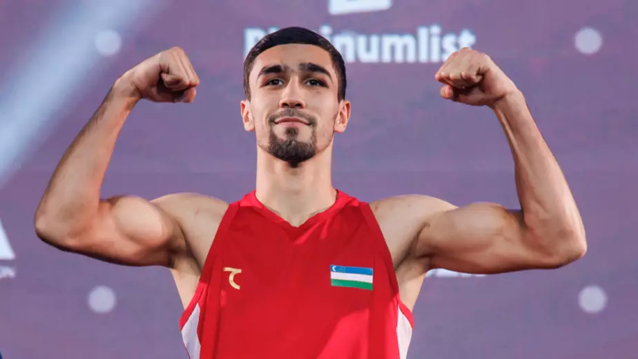Олимпийский чемпион из Узбекистана проиграл россиянину в финале ЧМ-2025 по боксу 