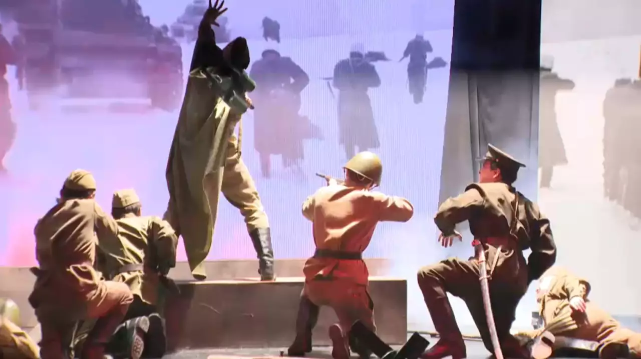 Алматыдағы корей театры Бауыржан Момышұлына арналған қойылымды сахналады