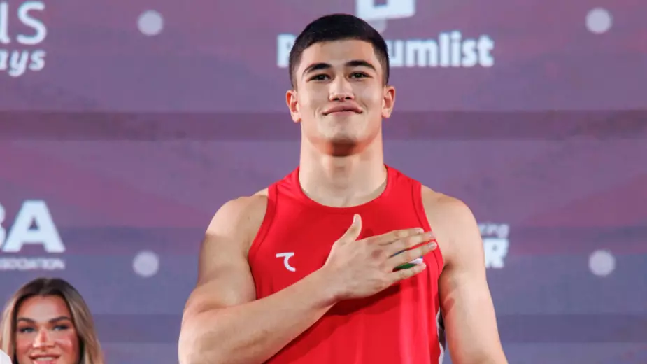 Чемпион мира из Узбекистана проиграл россиянину в финале ЧМ-2025 от IBA 