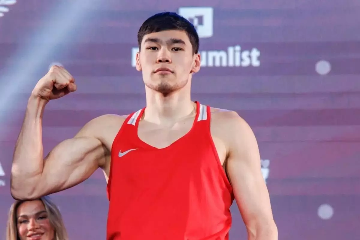 «Ограбление» или чистый класс? Аккалыков уступил золото россиянину при странном судействе