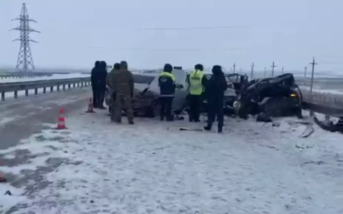 Трагедия в Казахстане: один человек погиб, двое пострадали в ДТП.