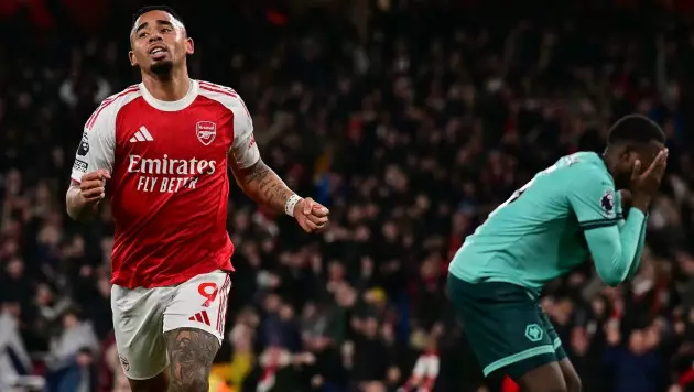 Драма в АПЛ: худшая команда сезона забила три гола в игре с "Арсеналом", но есть нюанс