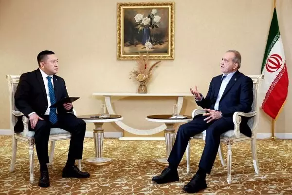 Пешешкиан высоко оценил вклад Казахстана в региональный мир.