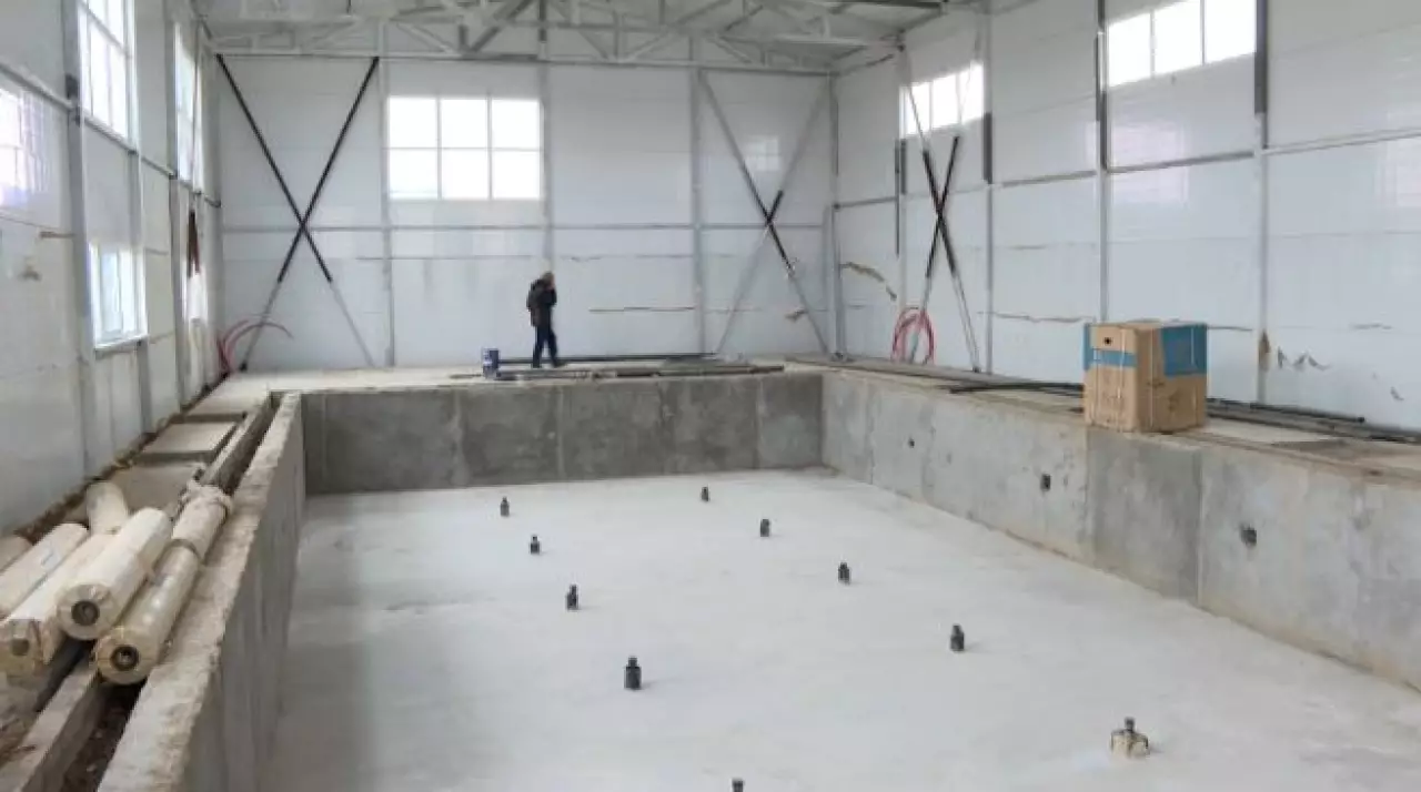 Спортивный центр с бассейном строят в посёлке Атырауской области