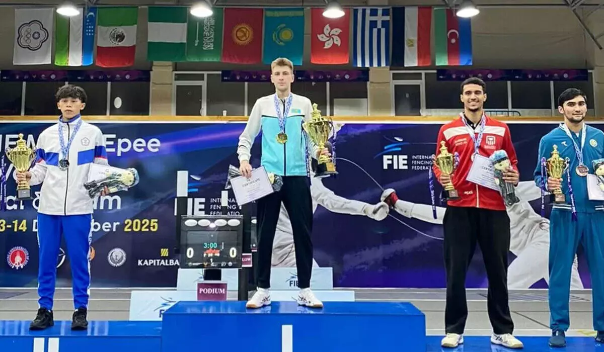 Казахстанский шпажист завоевал золото этапа Кубка мира в Ташкенте