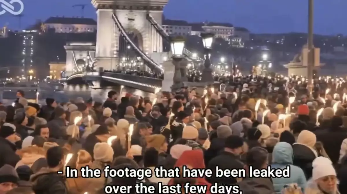 Тысячи человек вышли на протест против правительства Орбана