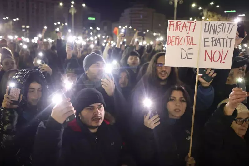 8 тысяч человек вышли на протест против коррупции в системе правосудия в Румынии