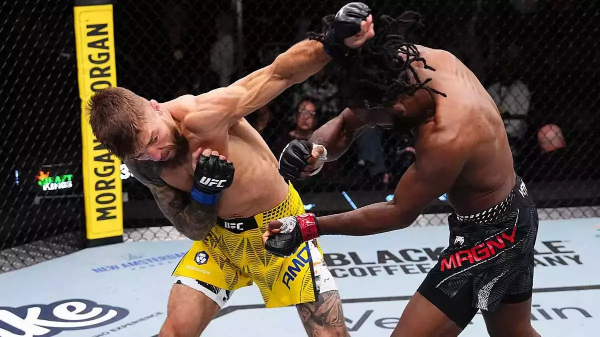 Украиналық жауынгер Шавкат Рахмоновтың экс-қарсыласын ерекше әдіспен жеңді