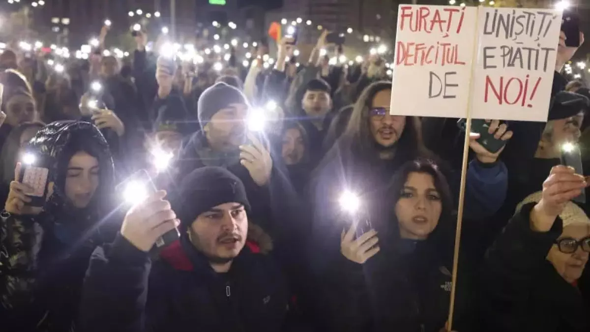 Румынияда 8 мыңға жуық адам сот жүйесіндегі жемқорлыққа қарсы шықты