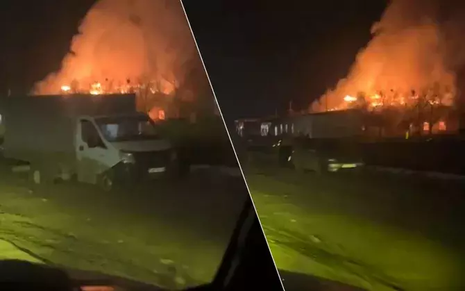 Взрыв газового баллона в Казахстане убил двух человек и ранил одиннадцать.