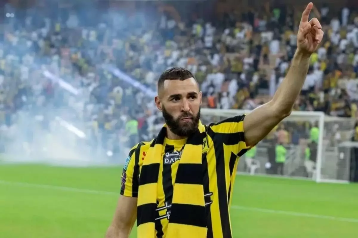 Возвращение легенды: Бензема не исключает камбэка в Европу