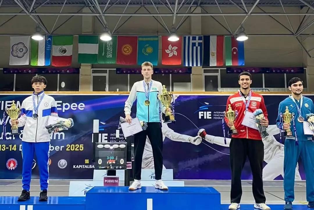Казахстанец Кирилл Проходов выиграл юниорский этап Кубка мира по фехтованию в Ташкенте