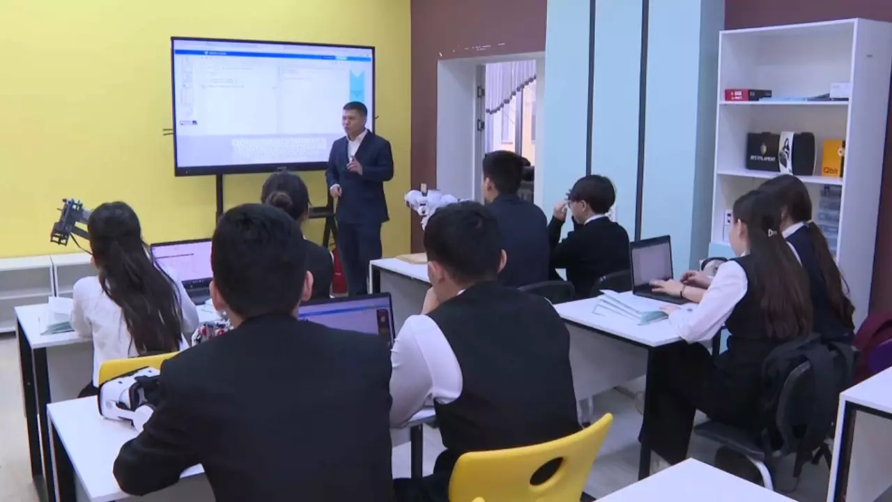 Ровесники независимости: история молодого учителя из Жезказгана