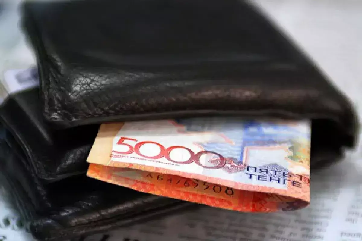 Опасная наличка в торговых точках: полиция предупреждает казахстанцев о фальшивых купюрах - новости на Lada.kz 14.12.2025