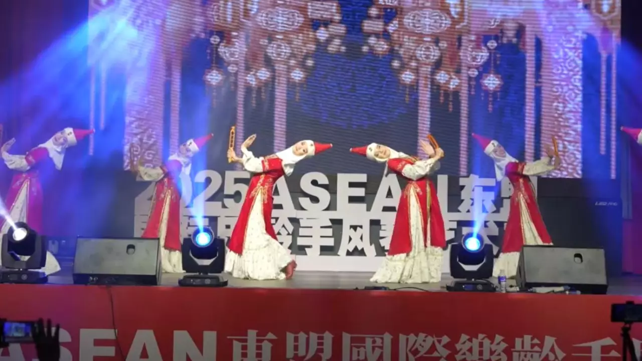 Ансамбль Gulder выступил в Малайзии