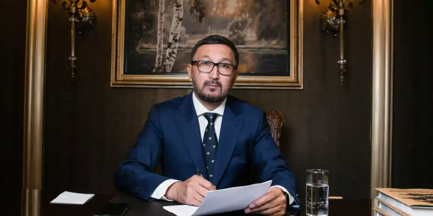 Елорданы қылмыс ордасына теңеген депутат халықтан кешірім сұрады