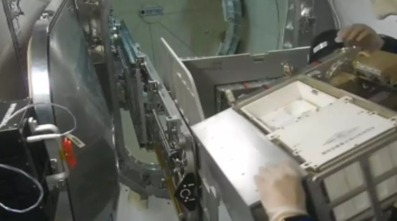 Қытай айға сарай салады