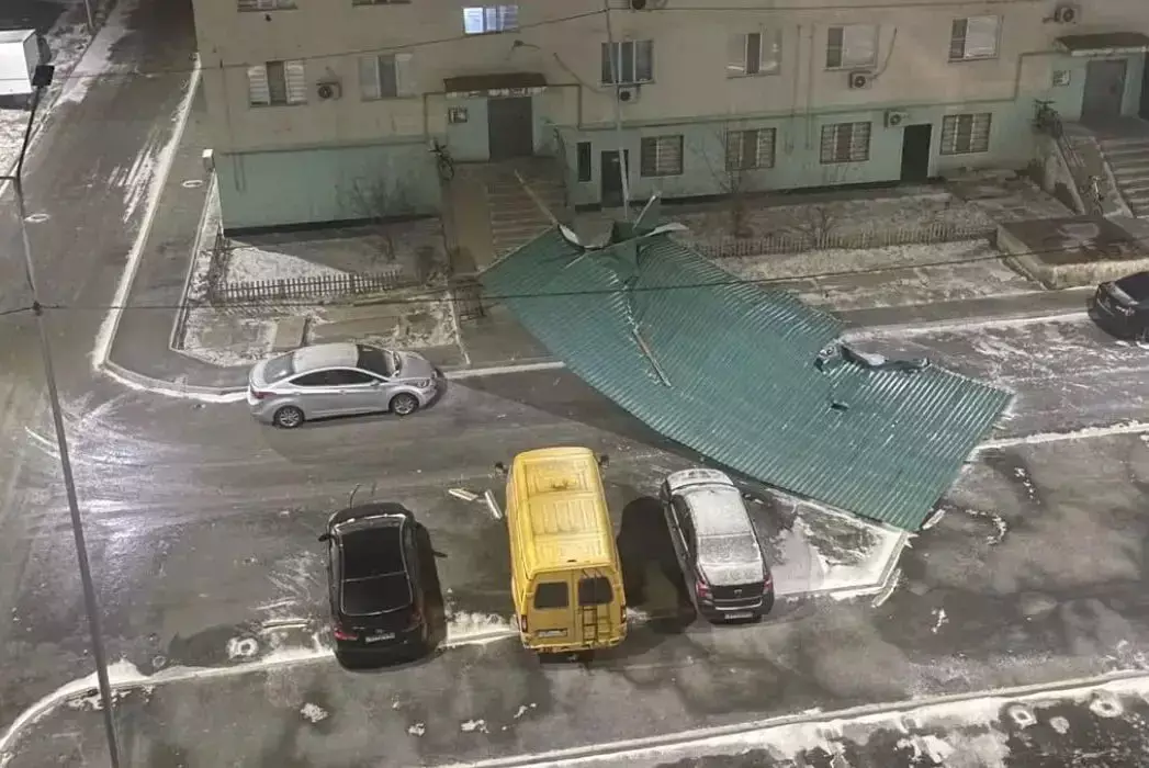 Шторм в Атырауской области: ликвидируют последствия повреждений школ и больниц