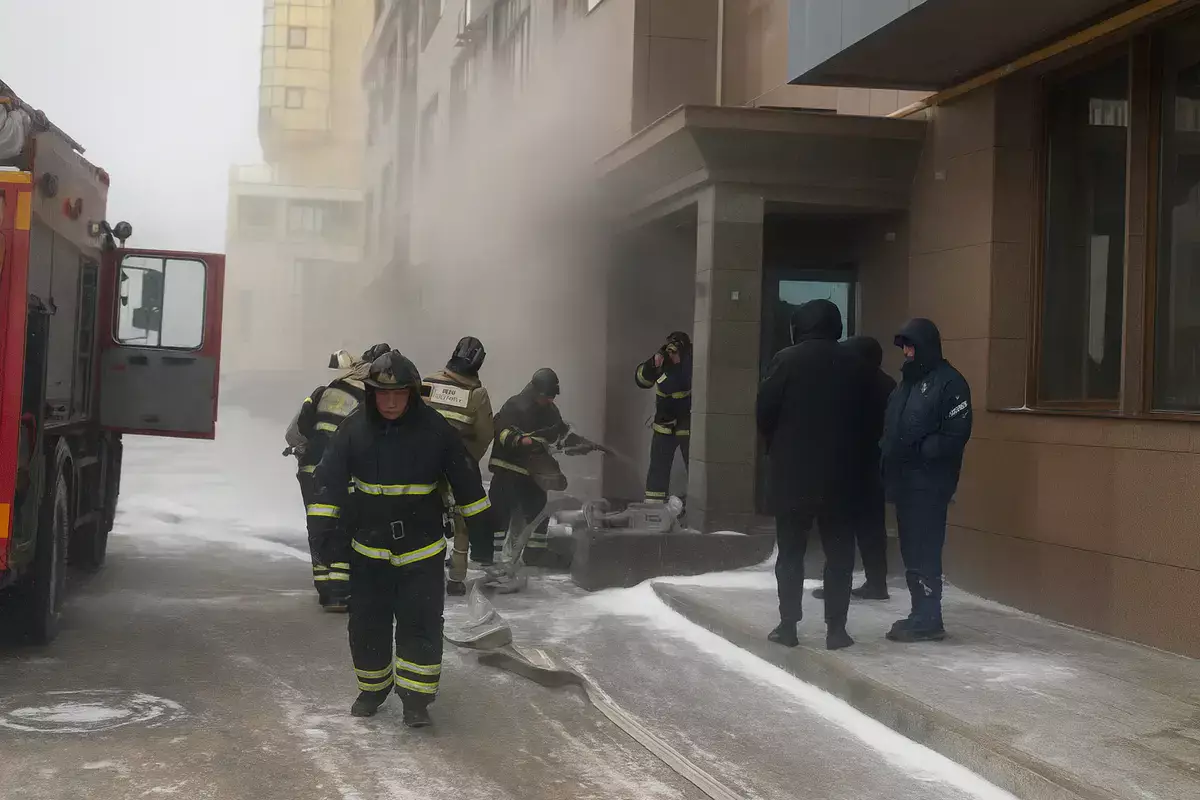 Кафе горело в Актау – кадры от первого лица - новости на Lada.kz 14.12.2025