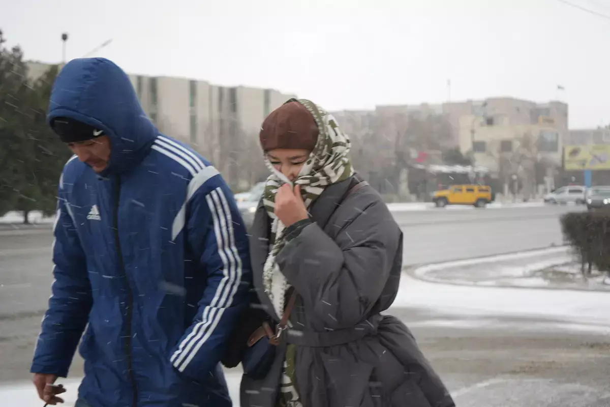 Актау увидел первый снег: как это было - новости на Lada.kz 14.12.2025