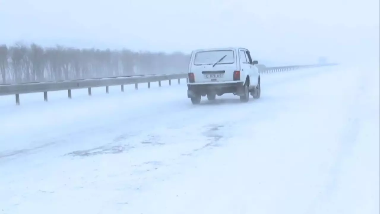 Ауа райына байланысты бірқатар өңірде көлік қозғалысы шектелді