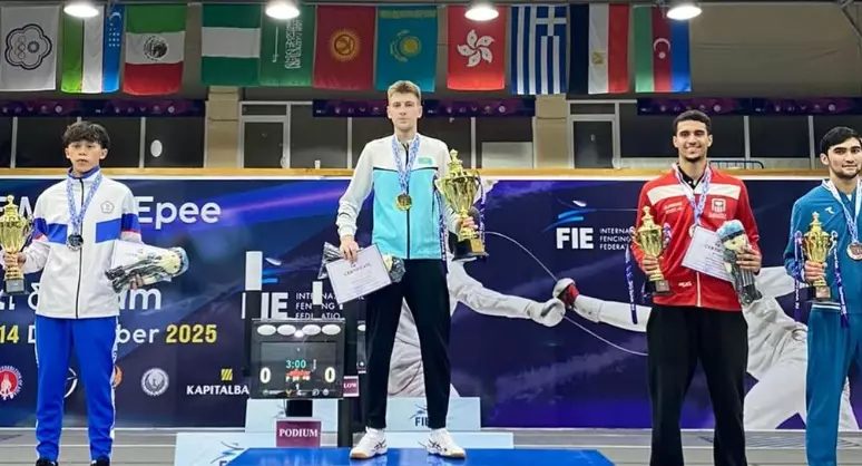 Казахстанский шпажист "золото" на юниорском этапе Кубка мира