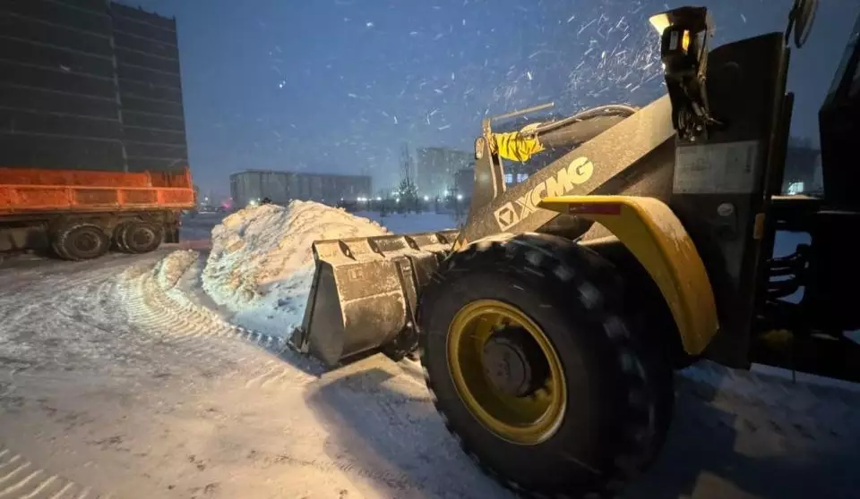 12 тыс. кубометров снега вывезли за ночь из Астаны