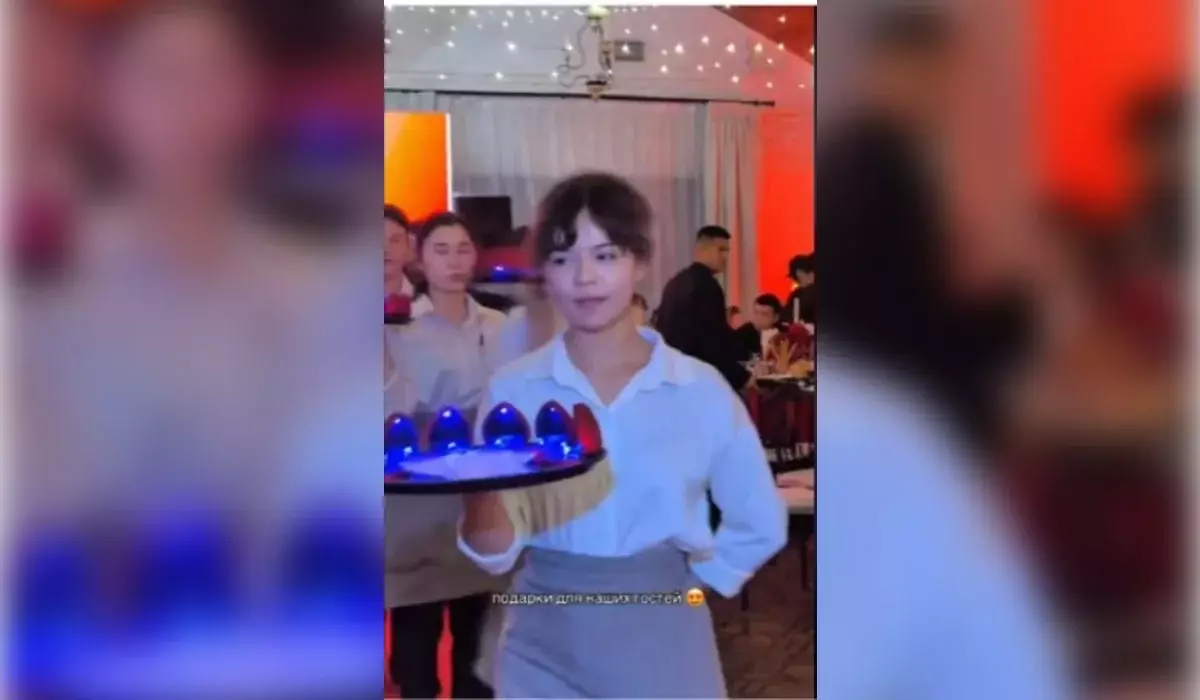 «Тексеру керек»: Туған күнінде қонақтарға гауһар жүзік таратқан блогер сынға қалды (ВИДЕО)