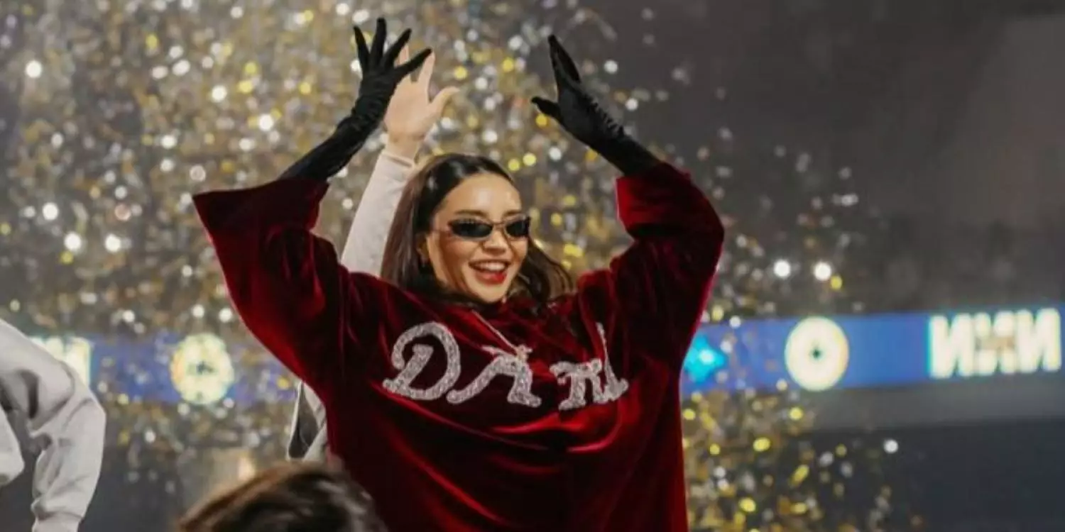 «Сахнада шешінбесе болмай ма?»: Daricorn-ның сахнадағы стилі сынның астында қалды