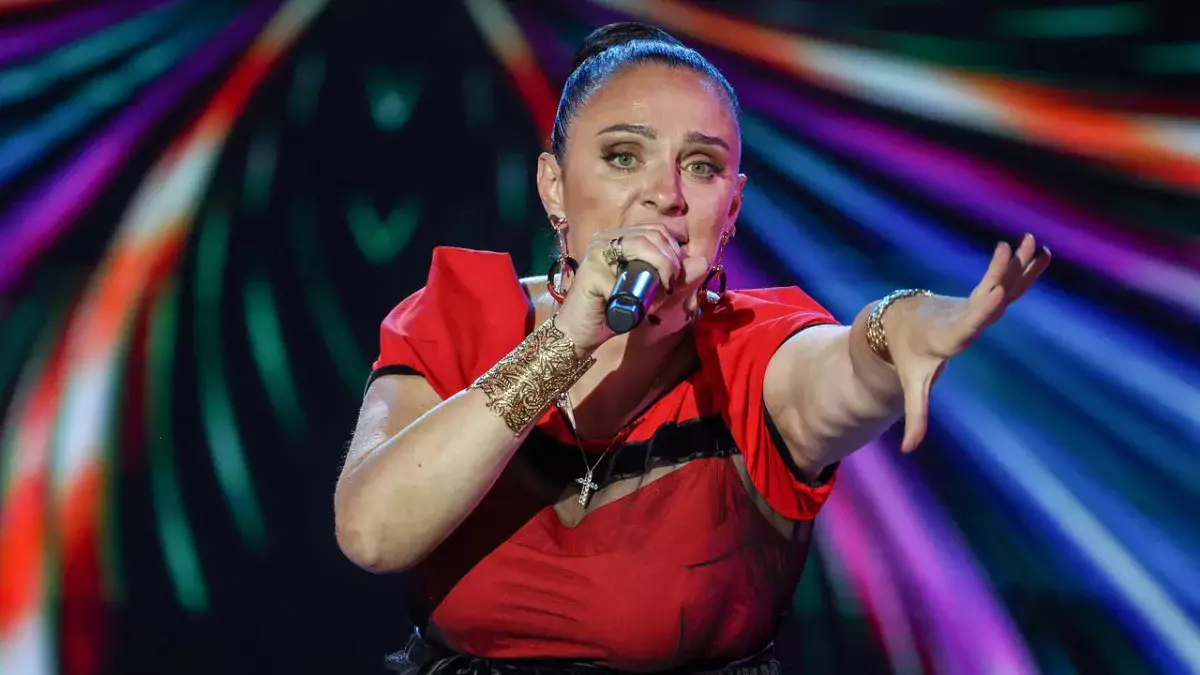 В Казахстане рекламируют концерты Елены Ваенги, ранее признававшейся в любви к Путину