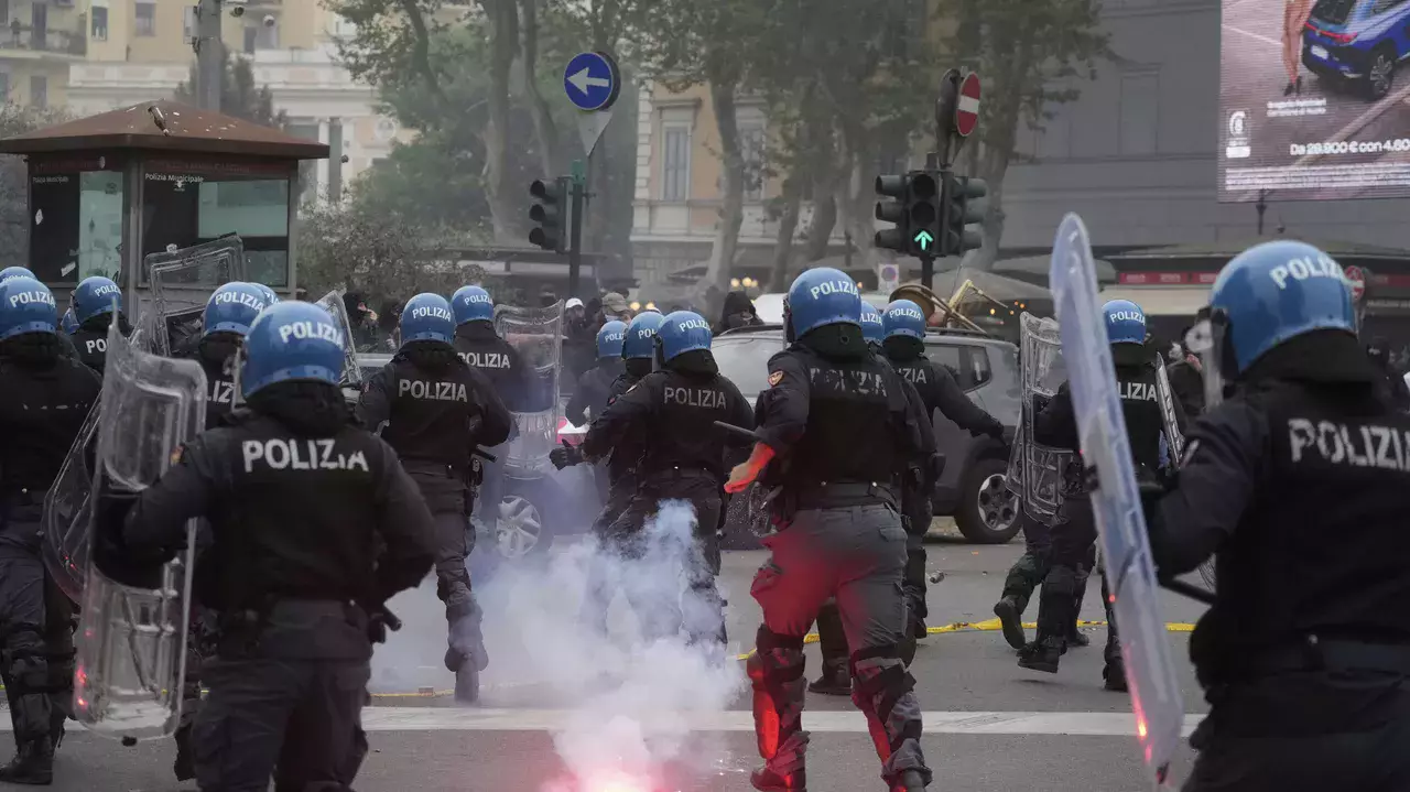 Болельщики «Интера» и «Дженоа» устроили массовые беспорядки перед матчем Серии А