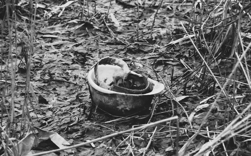 Сорвавшийся с троса рабочий погиб на стройке в Астане