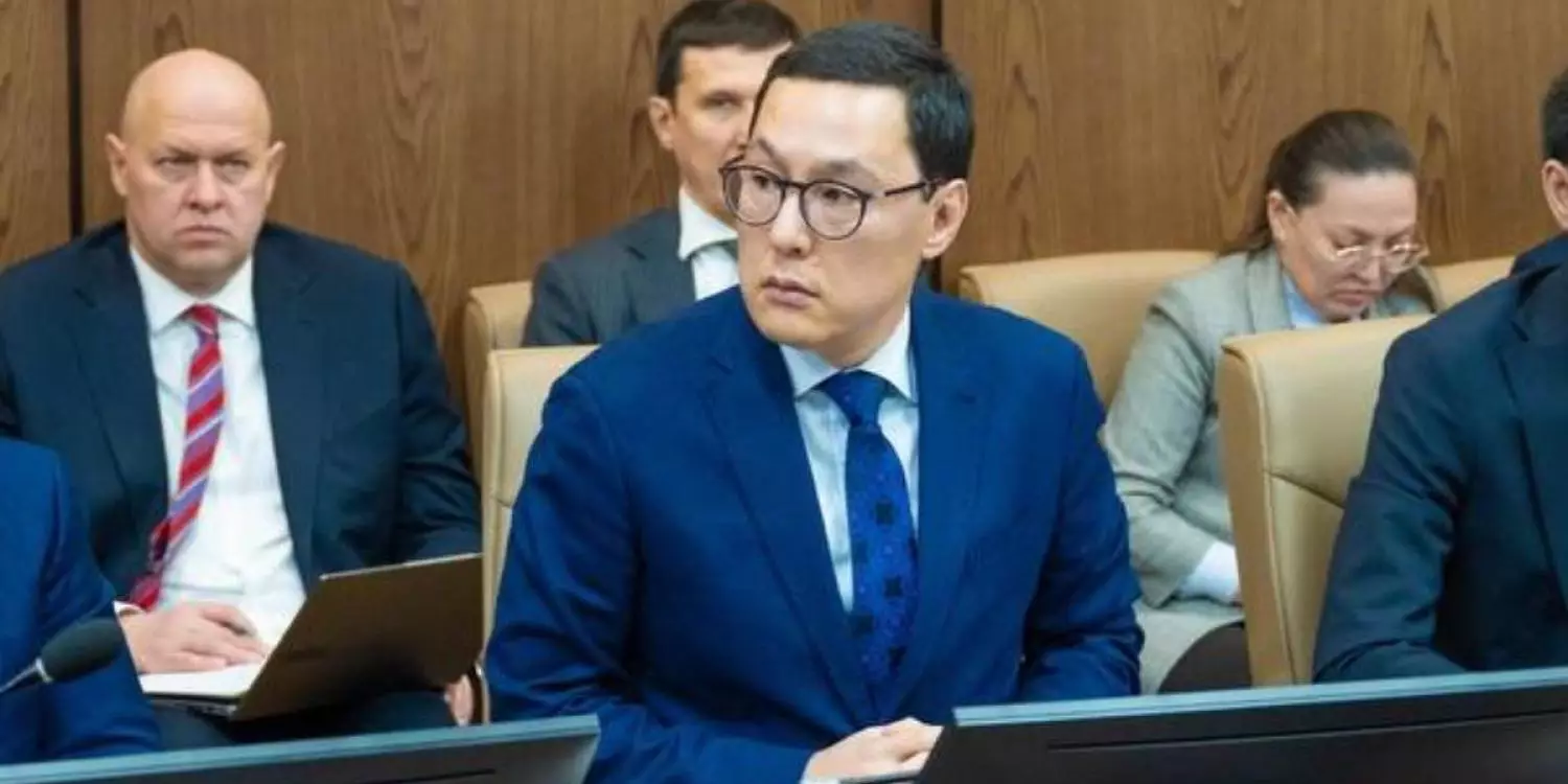 «Сені үйге шақырмағаным өкінішті»: Қыздарға қатысты жазбаларымен танылған менеджер басшылық лауазымға тағайындалды